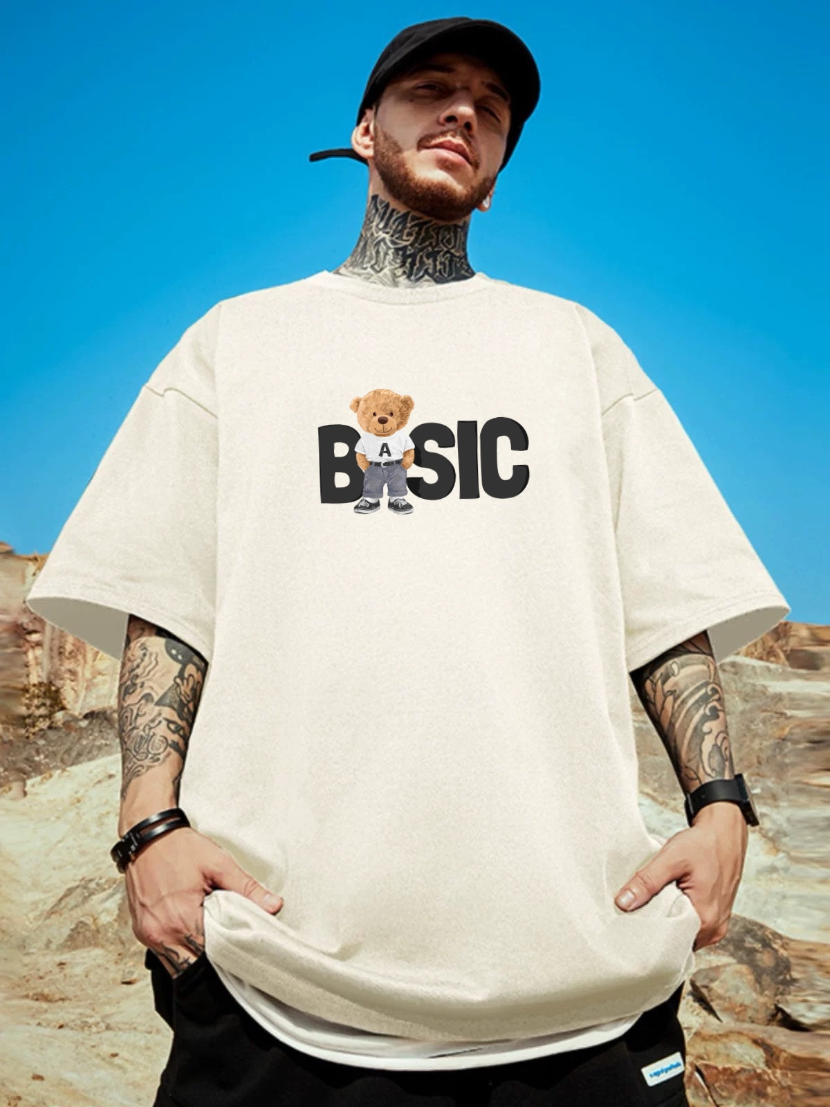 Oversized T-shirt : “B A SIC”